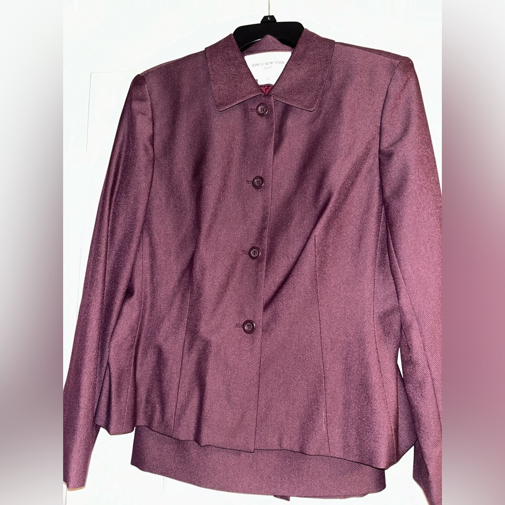 Jones New York Suit (2 piece)